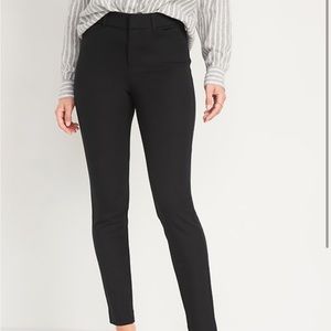 Old Navy Pixie High Rise Black size 10